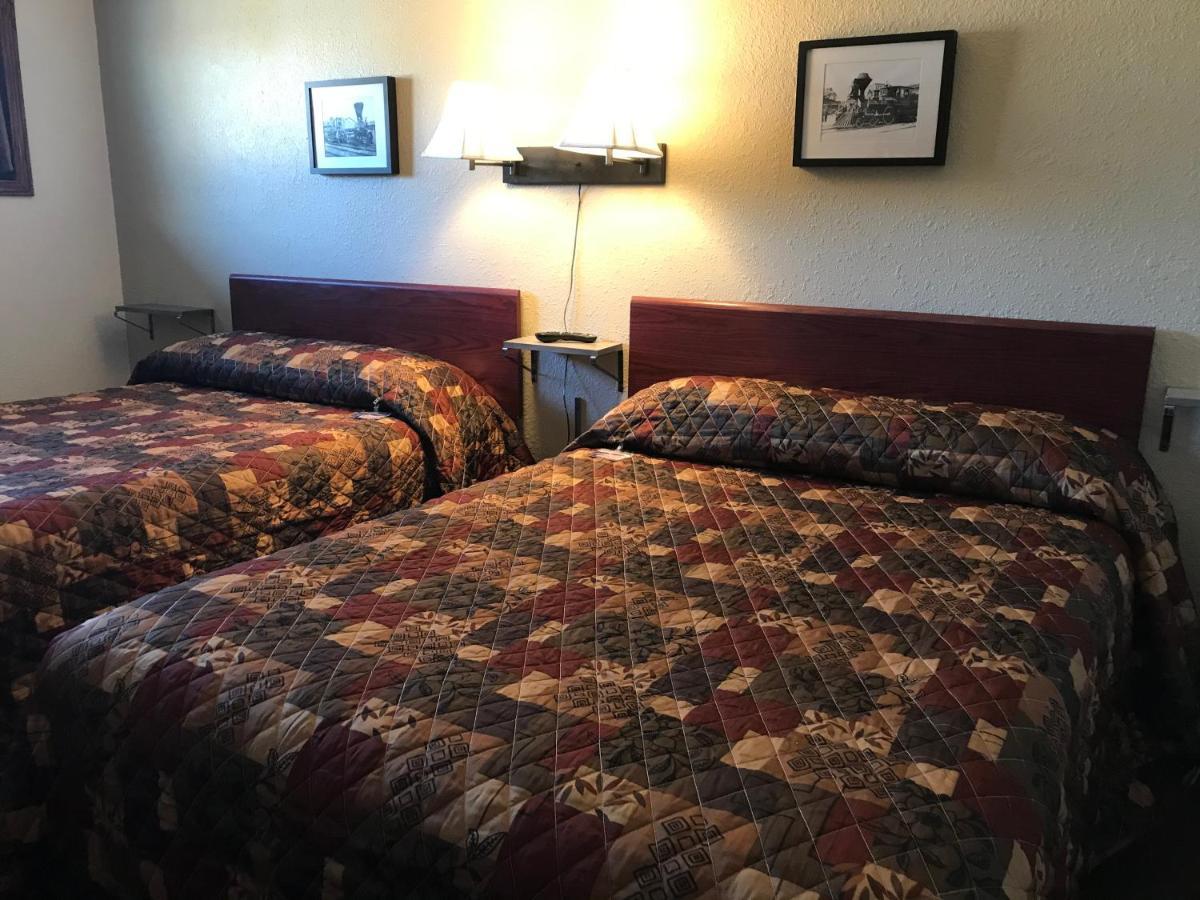 Highland Court Motel Fairmont Eksteriør billede