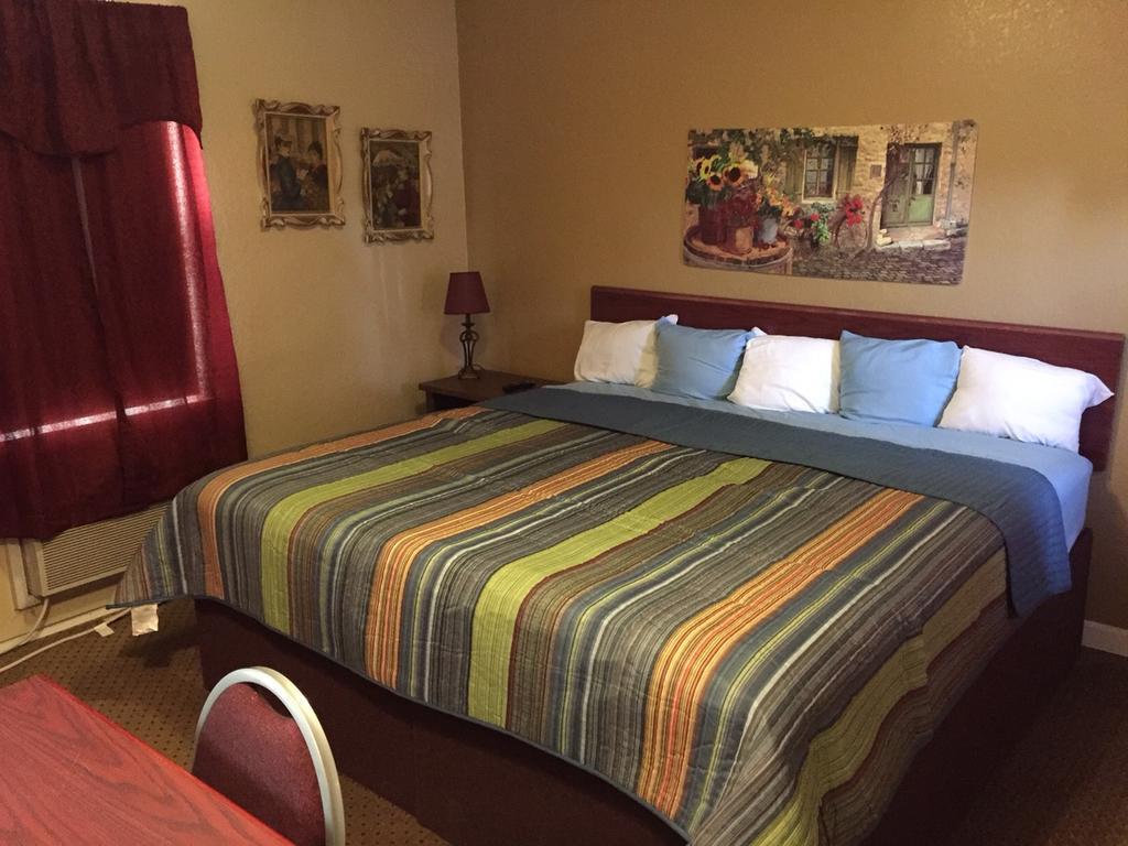 Highland Court Motel Fairmont Eksteriør billede
